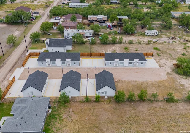 3rd image of 221 Dub Dr, Eagle Pass, TX 78852 | MLS# 1992832