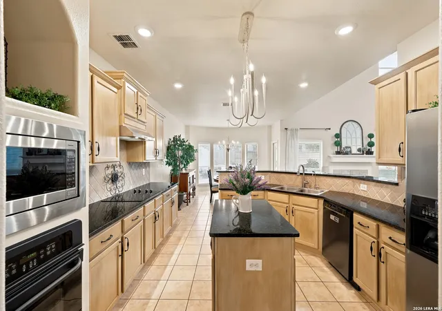 Photo 4 of Single family home for sale at 2707 Summit View, San Antonio, TX 78261 | MLS# 1992833 | Listing updated on 2026-09-21