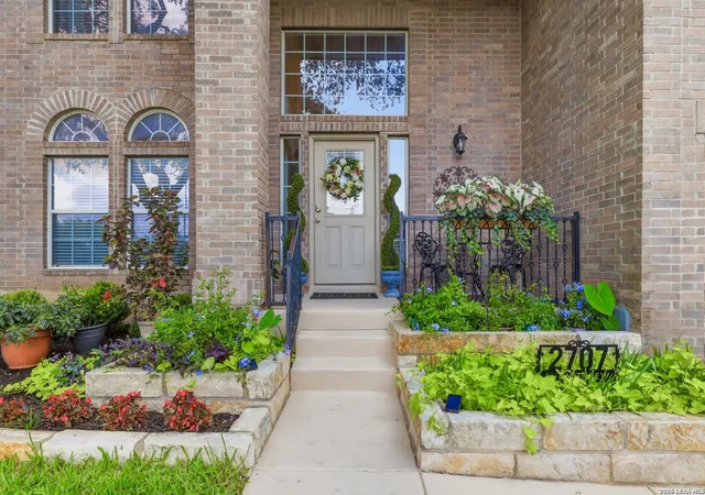 Photo 3 of Single family home for sale at 2707 Summit View, San Antonio, TX 78261 | MLS# 1992833 | Listing updated on 2026-09-21