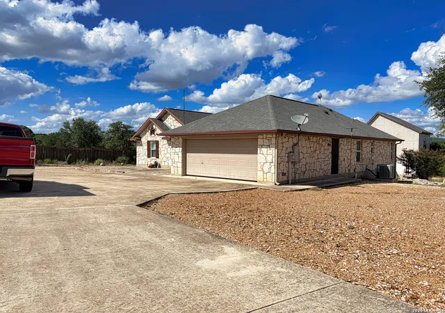 2nd image of 129 Rapids Cir, Bandera, TX 78003 | MLS# 1992845