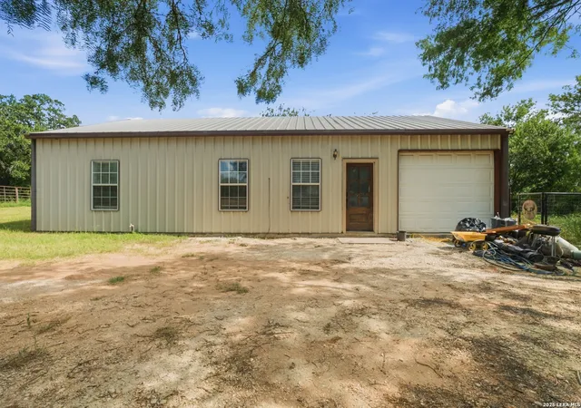 Homes for sale in Devine, TX | 909 County Road 669, Devine, TX 78016 | MLS# 1992859