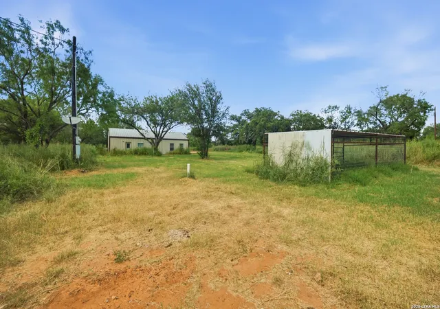 Homes for sale in Devine, TX | 909 County Road 669, Devine, TX 78016 | MLS# 1992859