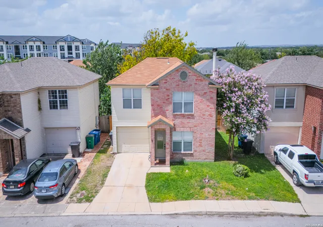 Photo 1 of Single family home for sale at 5 Stallion Hls, San Antonio, TX 78238 | MLS# 1992899 | Listing updated on 2026-10-29