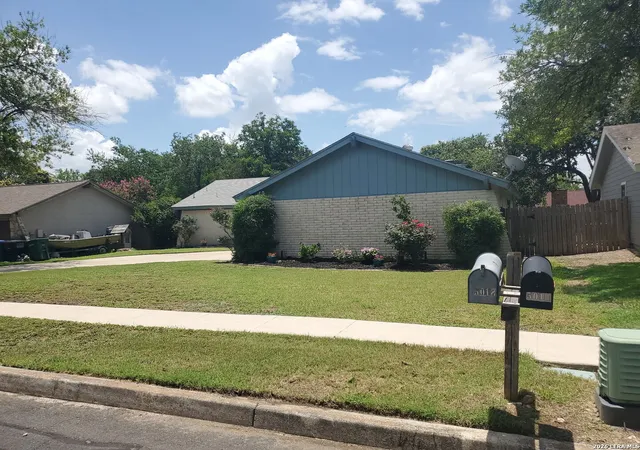 Photo 2 of Single family home for sale at 5018 Las Campanas St, San Antonio, TX 78233 | MLS# 1992900 | Listing updated on 2026-09-08