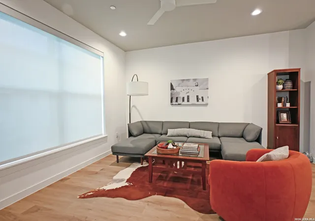 Listing Photo 5 - Condo for sale in building located at 1208 N Academy Ave, New Braunfels, TX 78130 - Unit # 3207