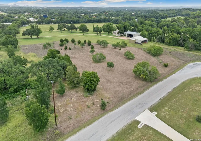 3rd image of 128 Rio Grande Dr, Blanco, TX 78606 | MLS# 1992925