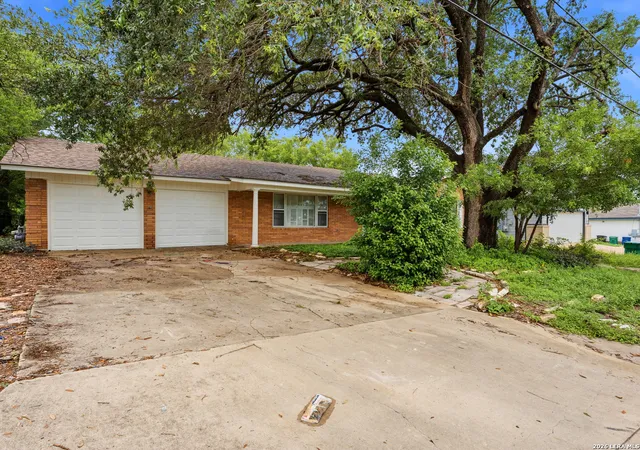 Photo 1 of Single family home for sale at 2735 Waleetka St, San Antonio, TX 78210 | MLS# 1992935 | Listing updated on 2026-06-29