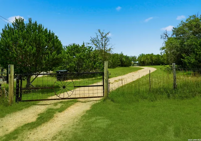 Homes for sale in Pipe Creek, TX | 957 Deer Forest Dr, Pipe Creek, TX 78063 | MLS# 1992966