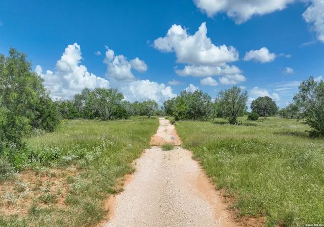 10th image of 2880 Cr 307, Jourdanton, TX 78026 | MLS# 1992981