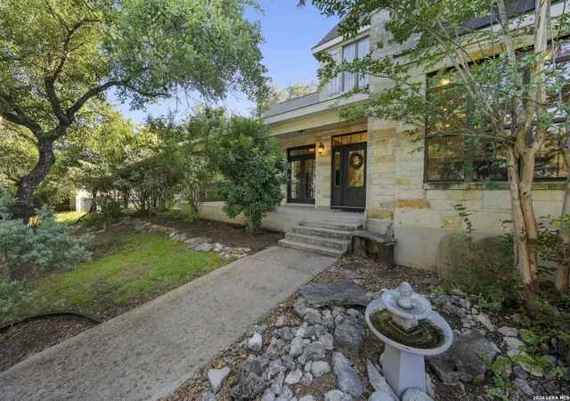 2nd image of 211 Bentwood Dr, Spring Branch, TX 78070 | MLS# 1993011