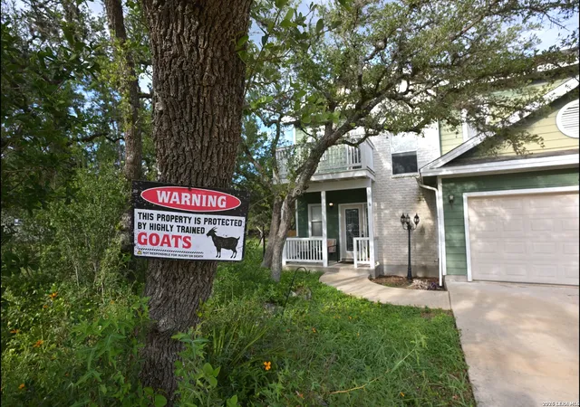 Photo 2 of Single family home for sale at 626 April Dr, Canyon Lake, TX 78133 | MLS# 1993022 | Listing updated on 2026-09-13