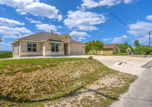 3rd image of 876 Primrose Path, Canyon Lake, TX 78133 | MLS# 1993031