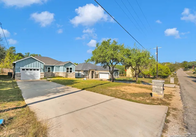 3rd image of 1351 Canyon Edge, Canyon Lake, TX 78133 | MLS# 1993034