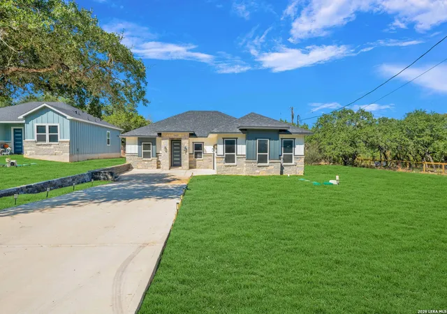 Photo 1 of Single family home for sale at 1363 Canyon Edge, Canyon Lake, TX 78133 | MLS# 1993036 | Listing updated on 2026-10-09