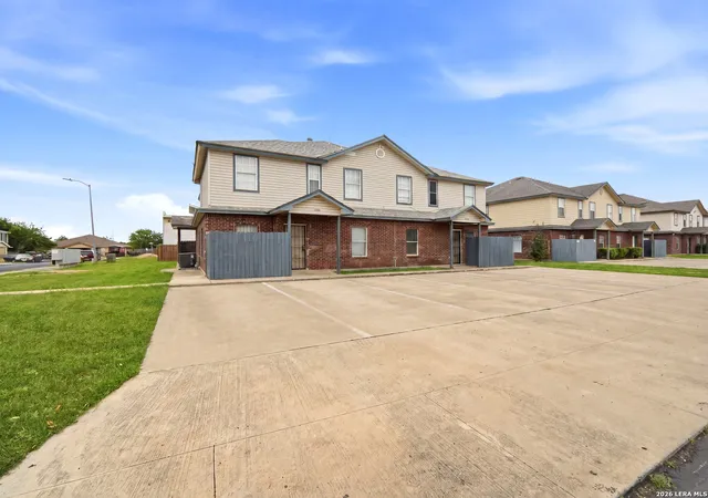 5th image of 7642-7448 Windsor Oaks, San Antonio, TX 78239 | MLS# 1993058