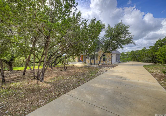 Photo 4 of Sale Pending at 562 Toye Blvd, Canyon Lake, TX 78133 | MLS# 1993078 | Listing updated on 2026-09-15