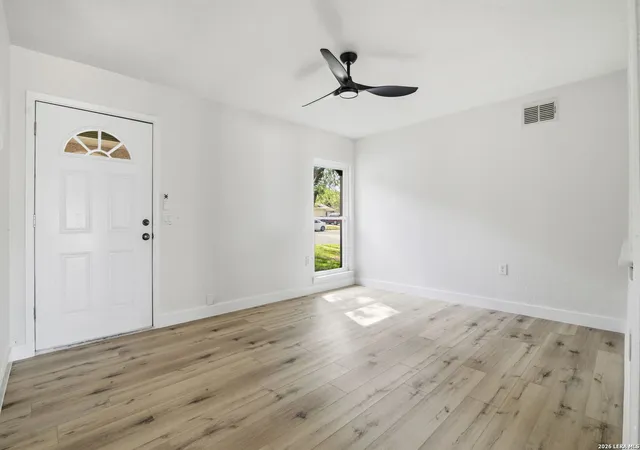 4th image of 12819 Tarrytown St, San Antonio, TX 78233 | MLS# 1993082