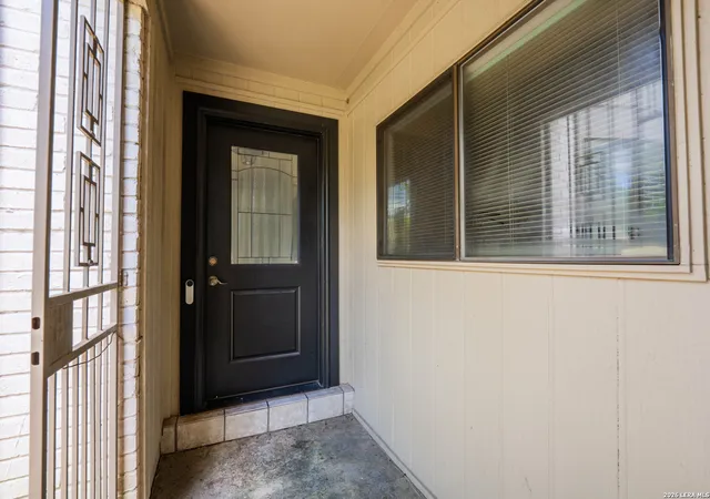 4th image of 1010 E Bitters Rd, San Antonio, TX 78216 | MLS# 1993083