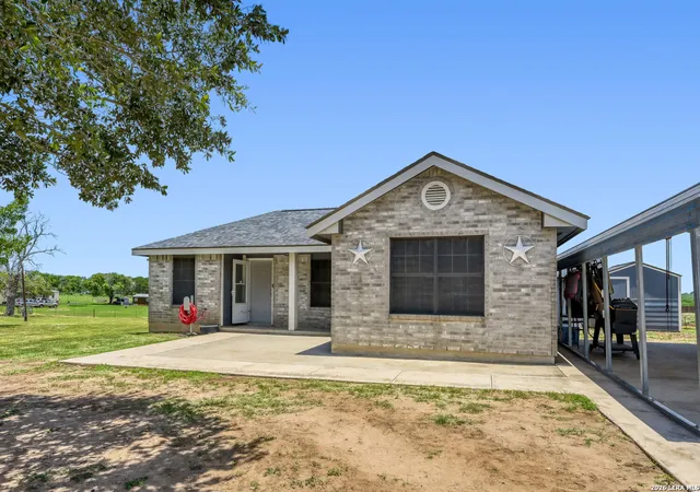 Photo 2 of Sale Pending at 9830 Hildebrandt Rd, San Antonio, TX 78222 | MLS# 1993084 | Listing updated on 2026-09-08