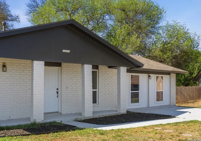 2nd image of 12310 Valley Forge Cir, San Antonio, TX 78233 | MLS# 1993085