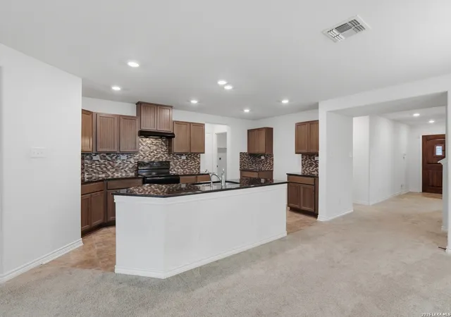 Photo 4 of Single family home for sale at 5138 Papalote Garden, Converse, TX 78109 | MLS# 1993088 | Listing updated on 2026-07-19