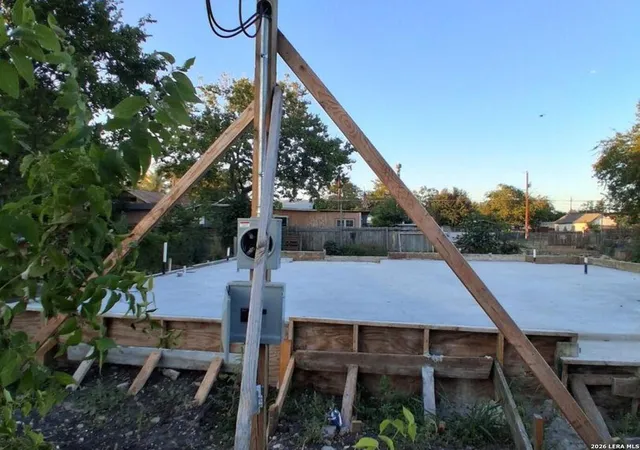 2nd image of 411 Elvira St, San Antonio, TX 78207 | MLS# 1993089