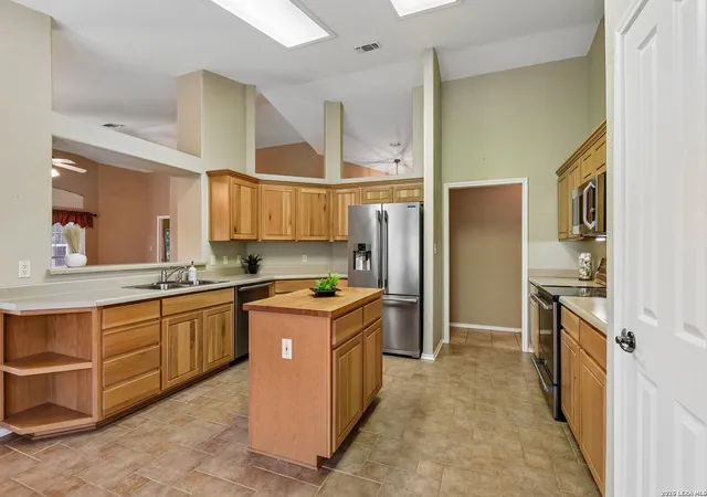 4th image of 1217 Victory, Kerrville, TX 78028 | MLS# 1993098