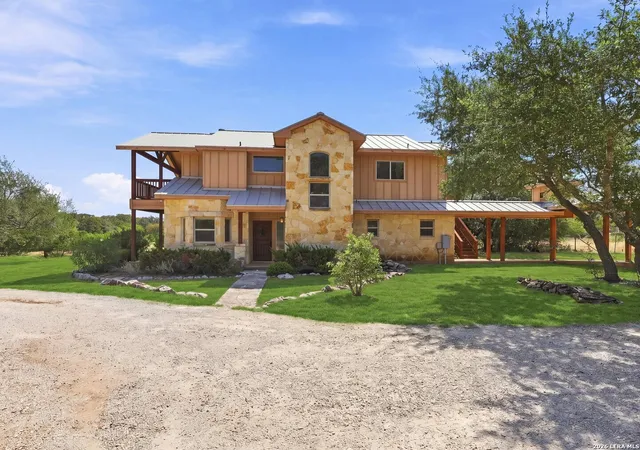 Photo 3 of Single family home for sale at 114 Cave Cir, Boerne, TX 78006 | MLS# 1993100 | Listing updated on 2026-09-15