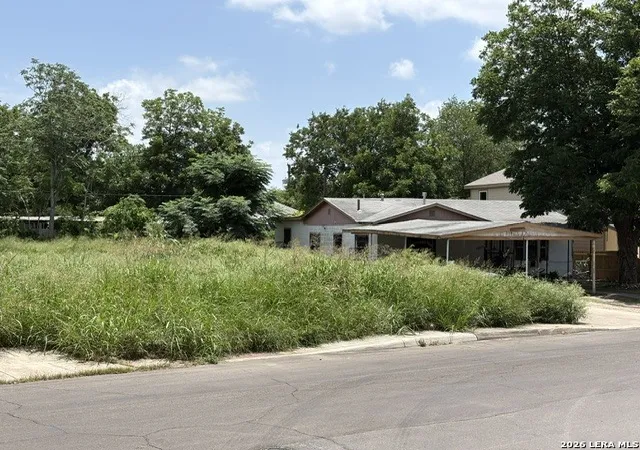Photo 3 of Sale Pending at 1302 Aransas Ave, San Antonio, TX 78210 | MLS# 1993114 | Listing updated on 2026-08-03
