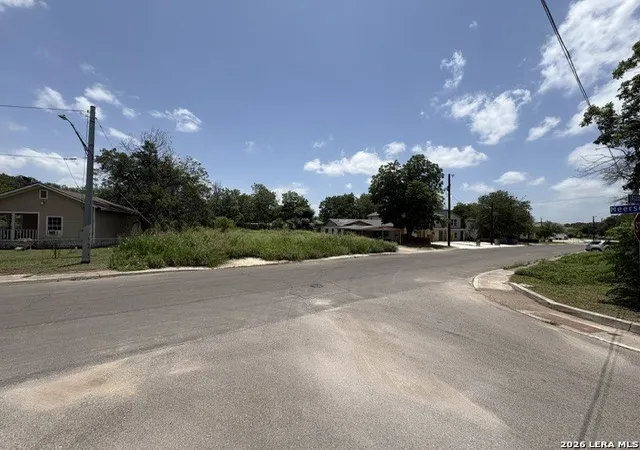 Photo 3 of Sale Pending at 1302 Aransas Ave, San Antonio, TX 78210 | MLS# 1993114 | Listing updated on 2026-08-03