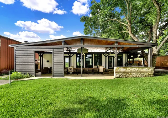 Photo 1 of Single family home for sale at 768 County Road 664, Devine, TX 78016 | MLS# 1993120 | Listing updated on 2026-09-06