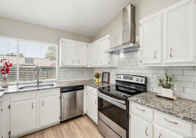 Photo 4 of Single family home for sale at 4622 La Marquesa St, San Antonio, TX 78233 | MLS# 1993121 | Listing updated on 2026-09-10