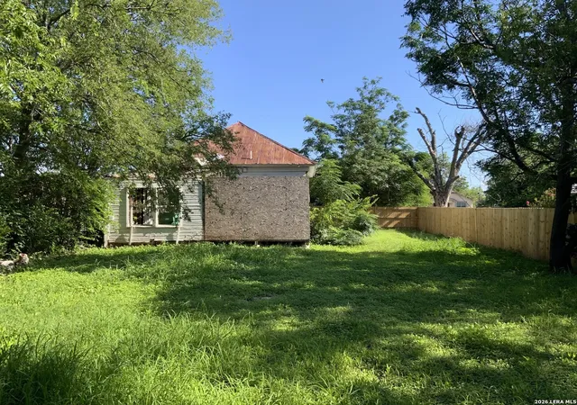 1st image of 127 Fredonia St, San Antonio, TX 78203 | MLS# 1993138