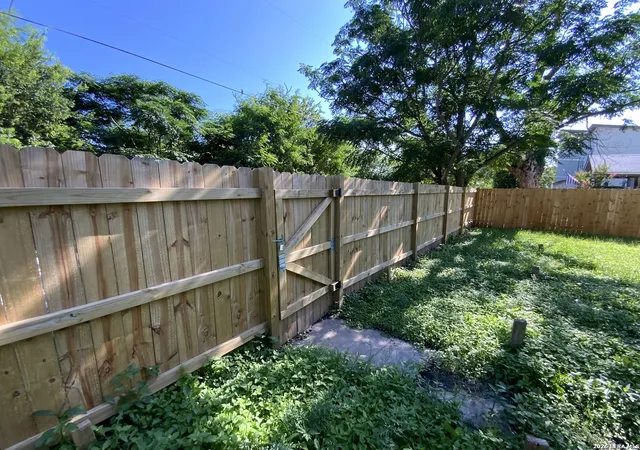 2nd image of 127 Fredonia St, San Antonio, TX 78203 | MLS# 1993138