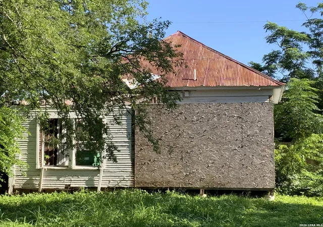 3rd image of 127 Fredonia St, San Antonio, TX 78203 | MLS# 1993138