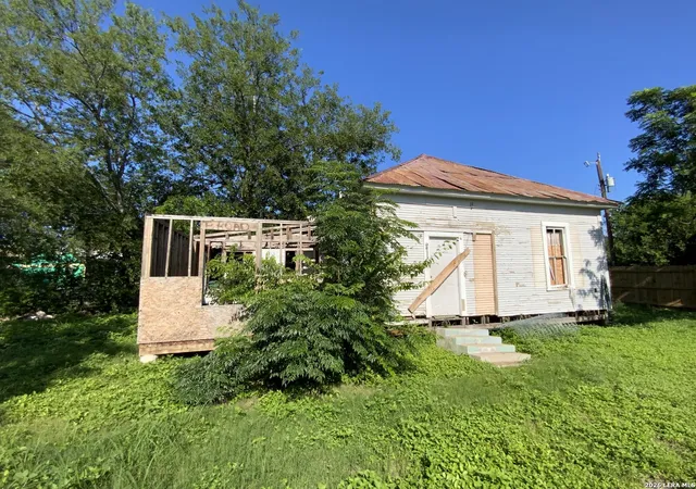 5th image of 127 Fredonia St, San Antonio, TX 78203 | MLS# 1993138