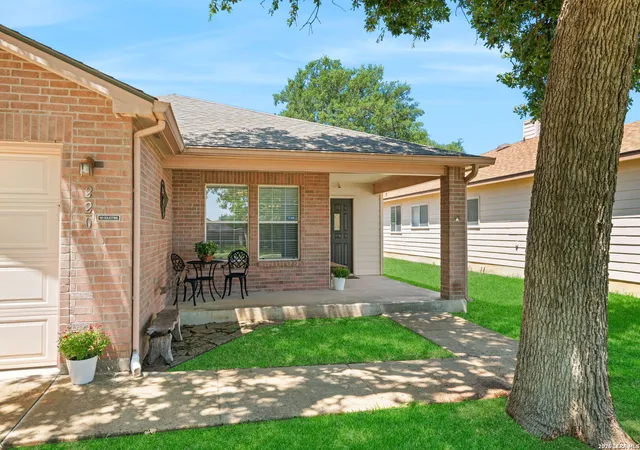 Homes for sale in Boerne, TX | 220 Jordan Pl, Boerne, TX 78006 | MLS# 1993141
