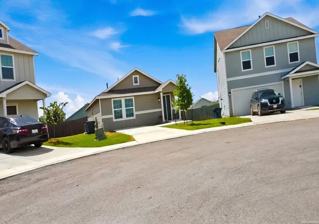 2nd image of 926 Manero Pass, San Antonio, TX 78221 | MLS# 1993147