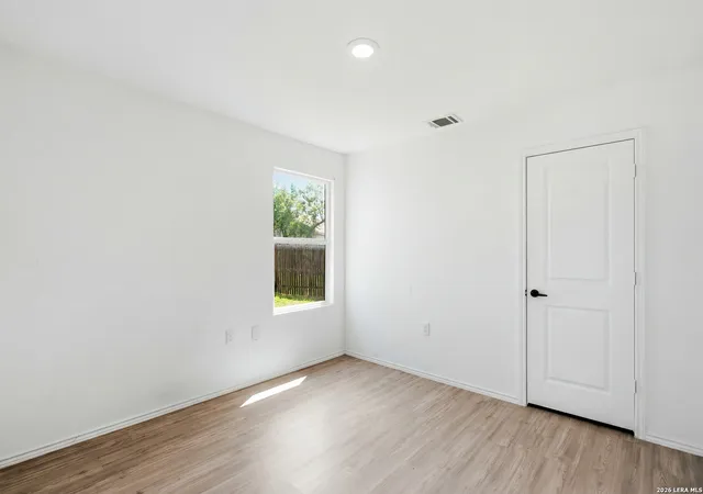 5th image of 926 Manero Pass, San Antonio, TX 78221 | MLS# 1993147