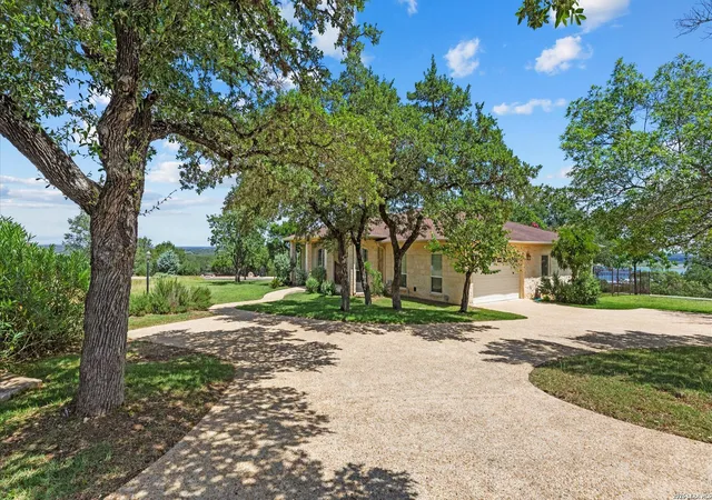 Photo 4 of Sale Pending at 1443 Kings Cvs Dr, Canyon Lake, TX 78133 | MLS# 1993148 | Listing updated on 2026-08-20