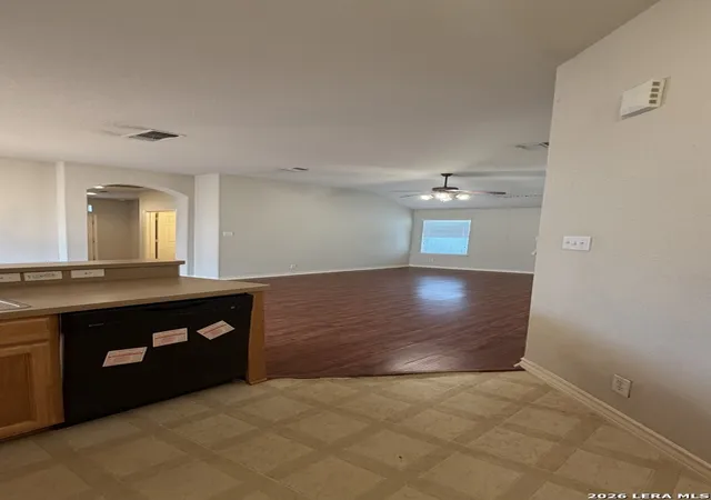5th image of 609 Meadow Arbor Ln, Universal City, TX 78148 | MLS# 1993154