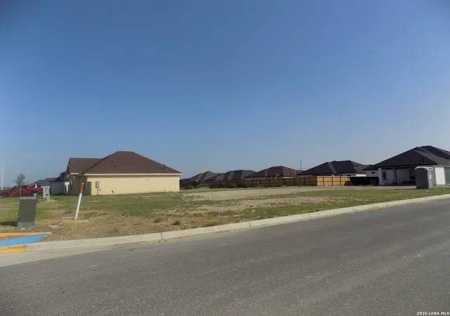 3rd image of 3298 Ethel Dr, Eagle Pass, TX 78852 | MLS# 1993193