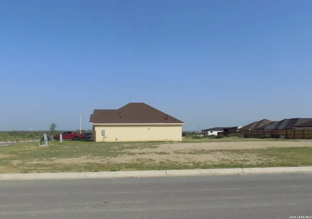 4th image of 3298 Ethel Dr, Eagle Pass, TX 78852 | MLS# 1993193