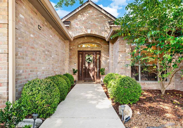 Photo 3 of Single family home for sale at 7 Greens Shadow, San Antonio, TX 78216 | MLS# 1993236 | Listing updated on 2026-08-08