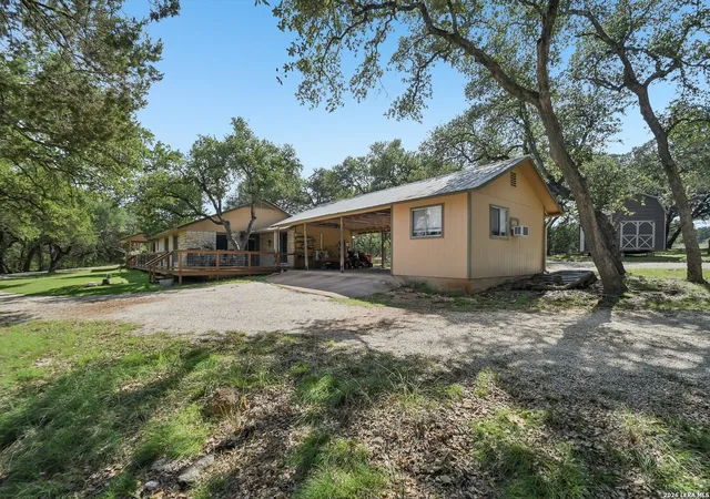 Photo 4 of Single family home for sale at 200 Oak Valley Dr, Wimberley, TX 78676 | MLS# 1993262 | Listing updated on 2026-09-14