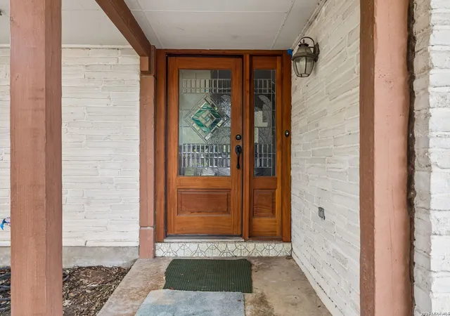4th image of 10801 Pinehill St, San Antonio, TX 78230 | MLS# 1993263