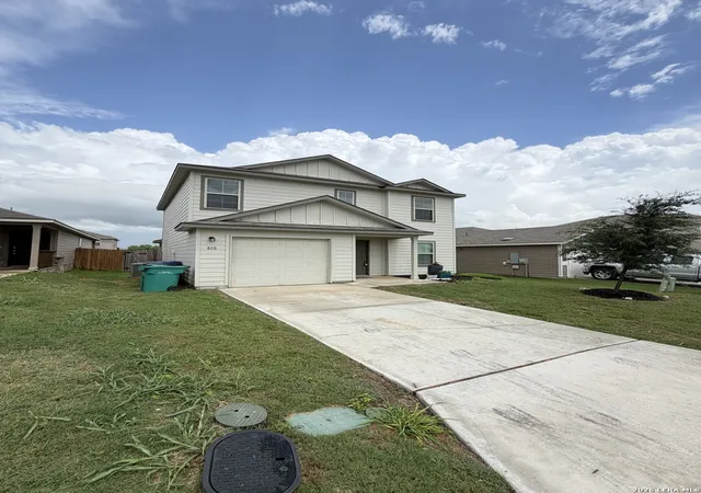 Photo 2 of Single family home for sale at 810 Retama, San Antonio, TX 78219 | MLS# 1993272 | Listing updated on 2026-09-19