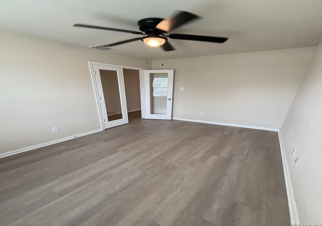 Photo 4 of Single family home for sale at 810 Retama, San Antonio, TX 78219 | MLS# 1993272 | Listing updated on 2026-09-19