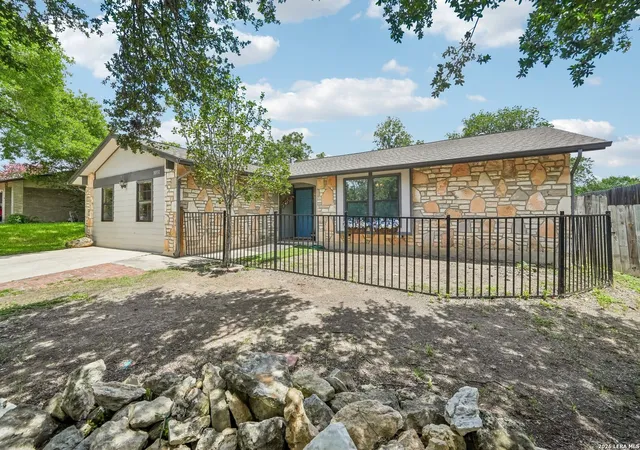 Homes for sale in San Antonio, TX | 10331 Granary St, San Antonio, TX 78245 | MLS# 1993274