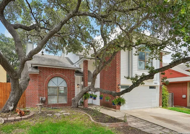 Photo 3 of Single family home for sale at 16922 Vista Briar Dr, San Antonio, TX 78247 | MLS# 1993275 | Listing updated on 2026-09-11